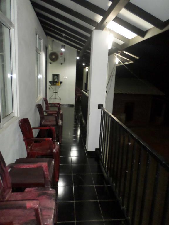 Romana Rest Катарагама Экстерьер фото